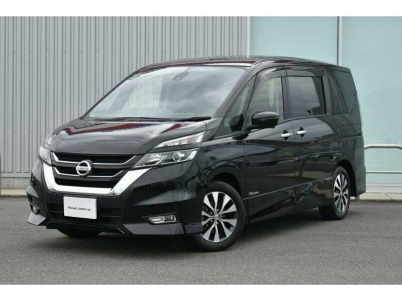 Musituni van for airport pickup and drop-off